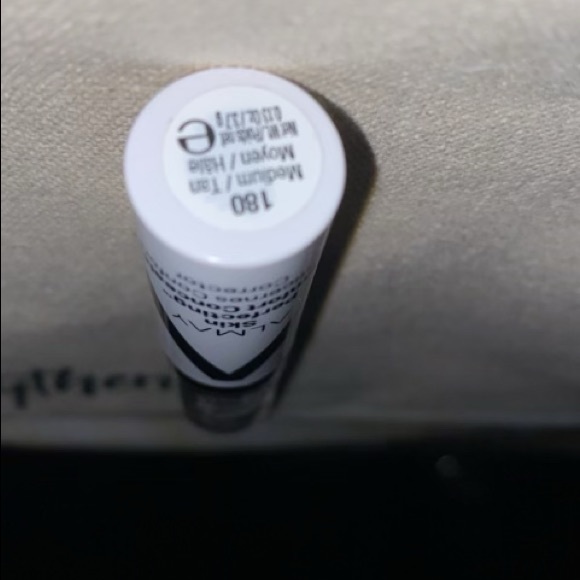 Makeup - Picture 6 of 6